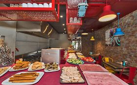 Taksim Istanbul Nis Hotel - Istiklal Street